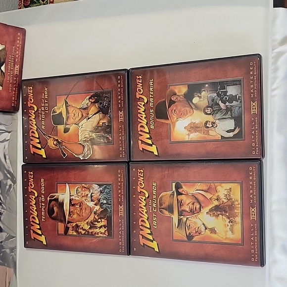 THE ADVENTURES OF INDIANA JONES THE COMPLETE MOVIE COLLECTION - Picture 4 of 4